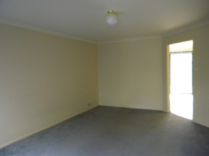 12 Wingello Crescent, Wyoming NSW 2250