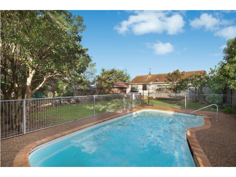 38 Caroline Street, East Gosford NSW 2250