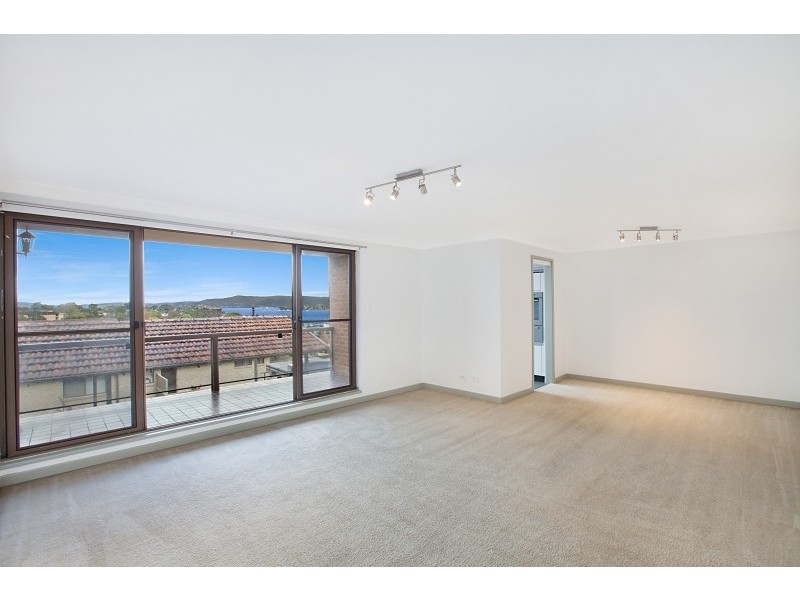 13/3 Joseph Lloyd Close, Gosford NSW 2250