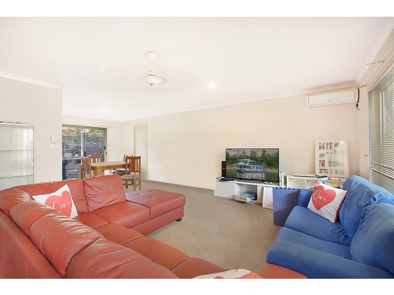 22a Renwick Street, Wyoming NSW 2250