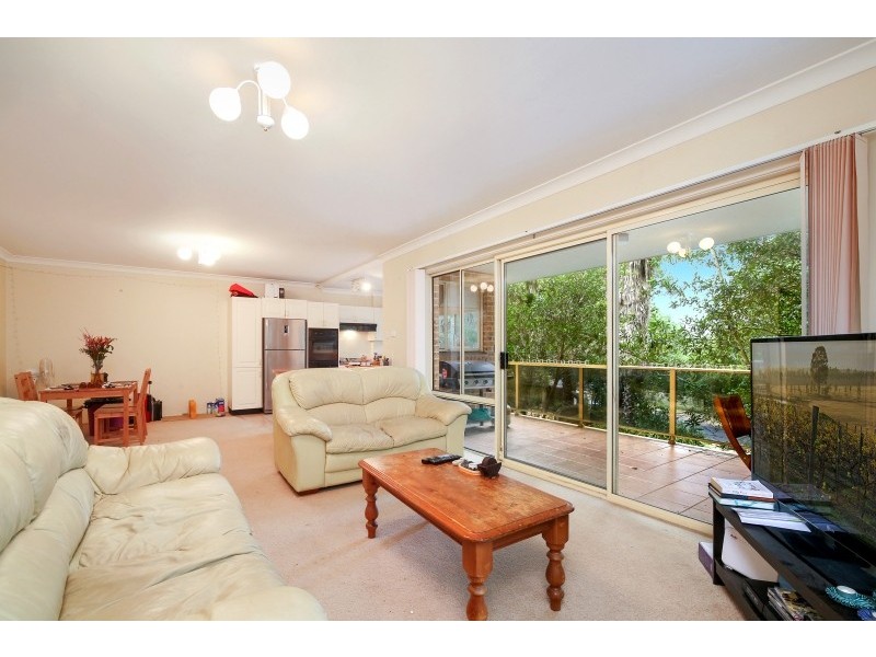 2/117 John Whiteway Drive, Gosford NSW 2250