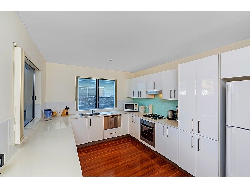 2/11 Moore Street, West Gosford NSW 2250