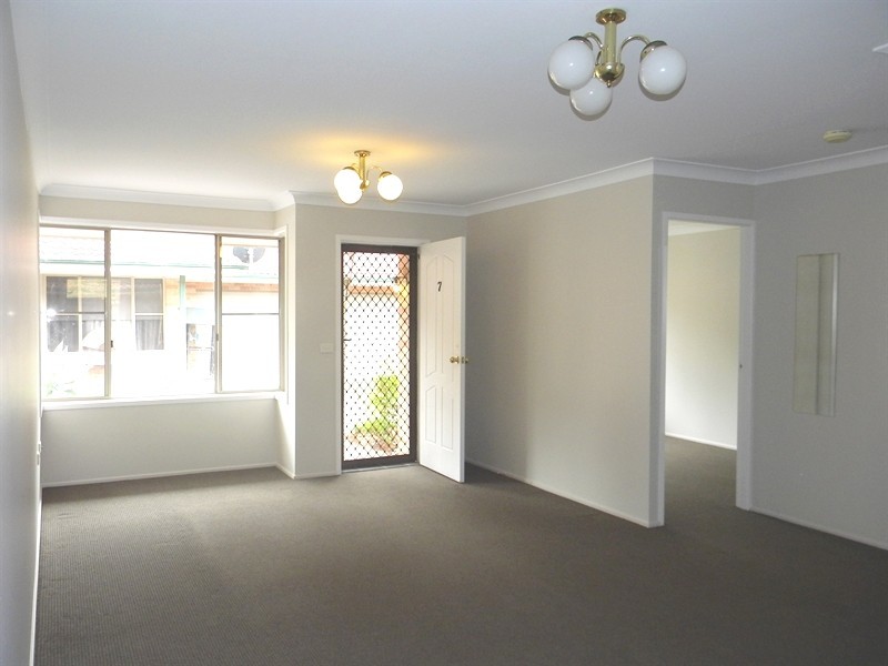 7/207 Albany Street, Point Frederick NSW 2250