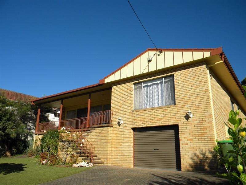 9 Florence Avenue, Point Frederick NSW 2250
