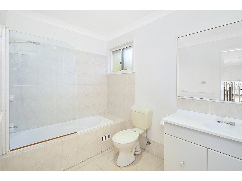 9/27 York Street, Point Frederick NSW 2250