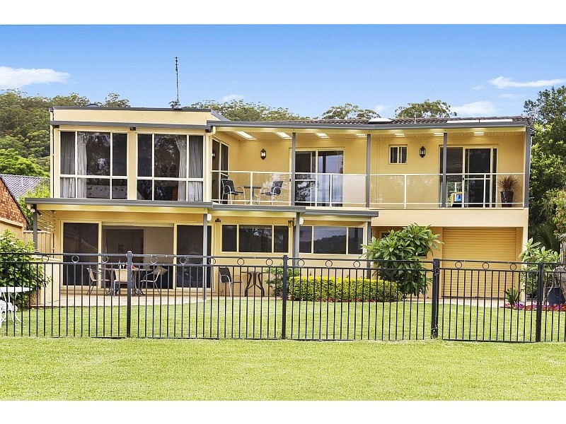 39 Bayside Drive, Green Point NSW 2251