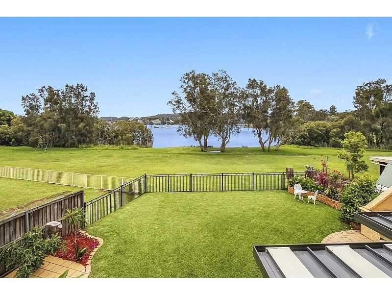 39 Bayside Drive, Green Point NSW 2251