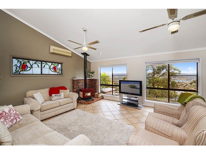 35 Bay View Avenue, East Gosford NSW 2250