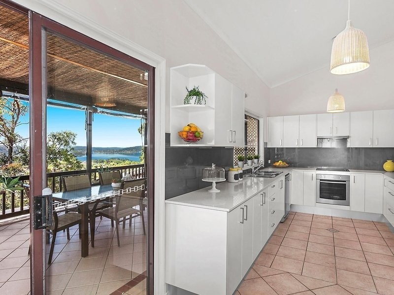 35 Bay View Avenue, East Gosford NSW 2250