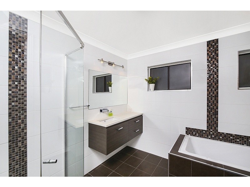 35 Bay View Avenue, East Gosford NSW 2250