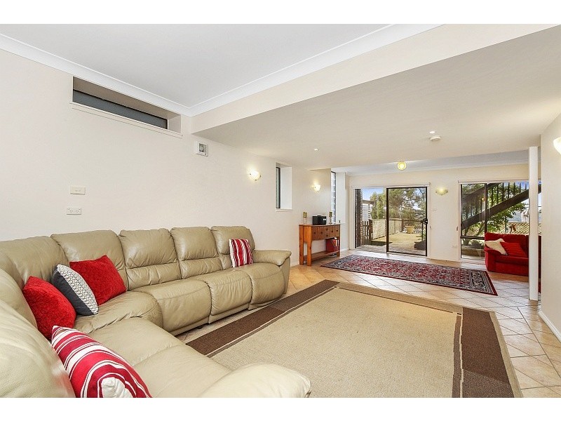 35 Bay View Avenue, East Gosford NSW 2250