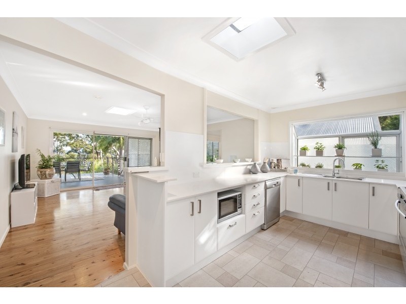 24 Wards Hill Road, Killcare Heights NSW 2257