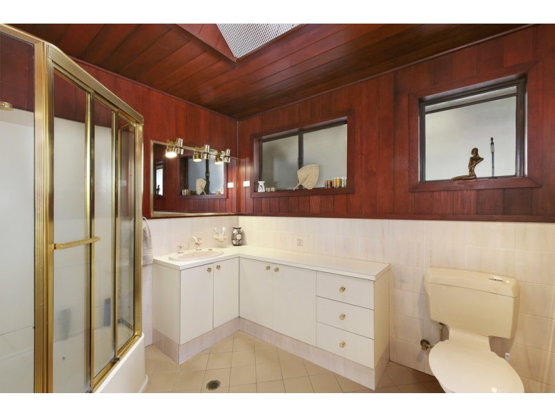 6 Leonie Parade, Green Point NSW 2251