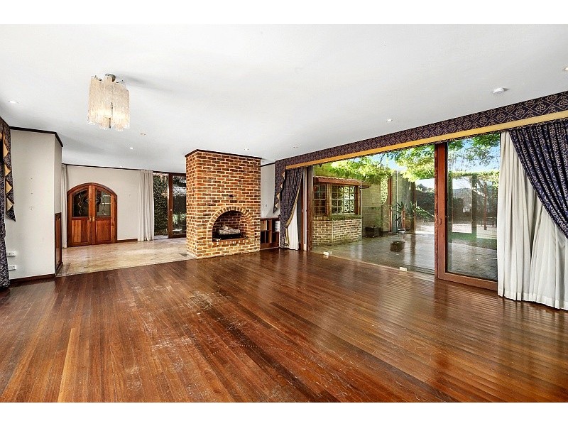 26 Eulalia Avenue, Point Frederick NSW 2250