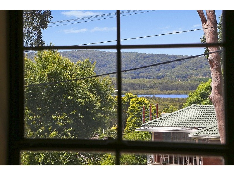 72 Lushington Street, East Gosford NSW 2250