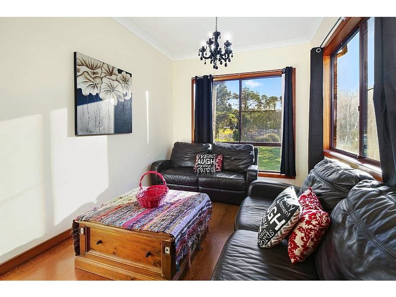 423 Wards Hill Road, Empire Bay NSW 2257