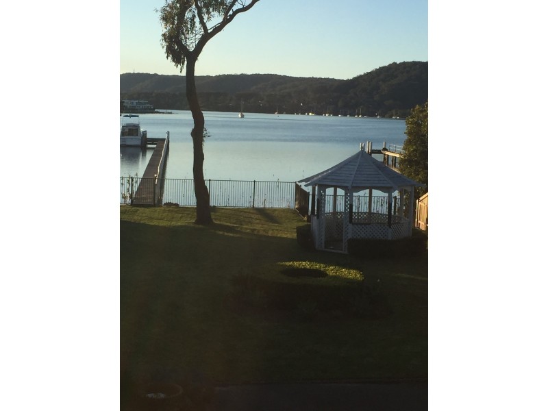83 Albany Street, Point Frederick NSW 2250