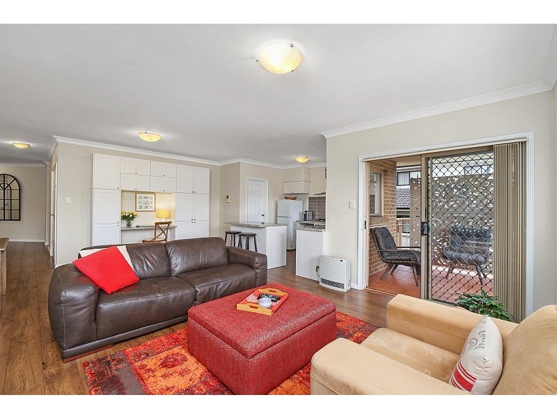 4/3-5 Shortland Street, Point Frederick NSW 2250