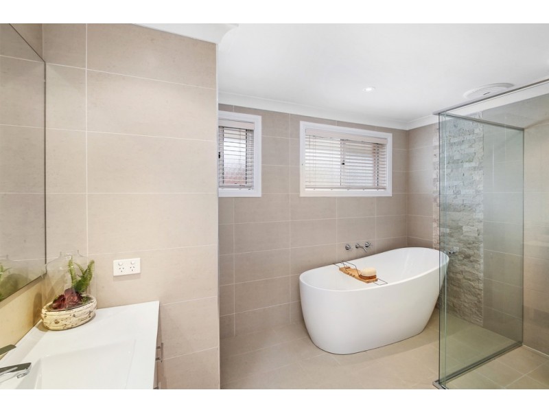 8 Verden Close, Green Point NSW 2251