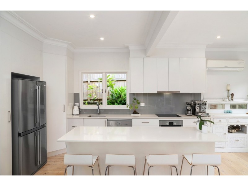 4 Carrol Avenue, East Gosford NSW 2250