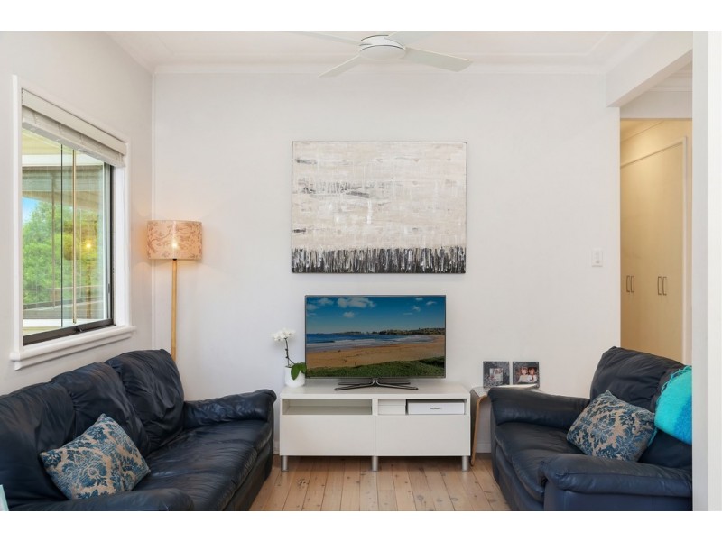 4 Carrol Avenue, East Gosford NSW 2250