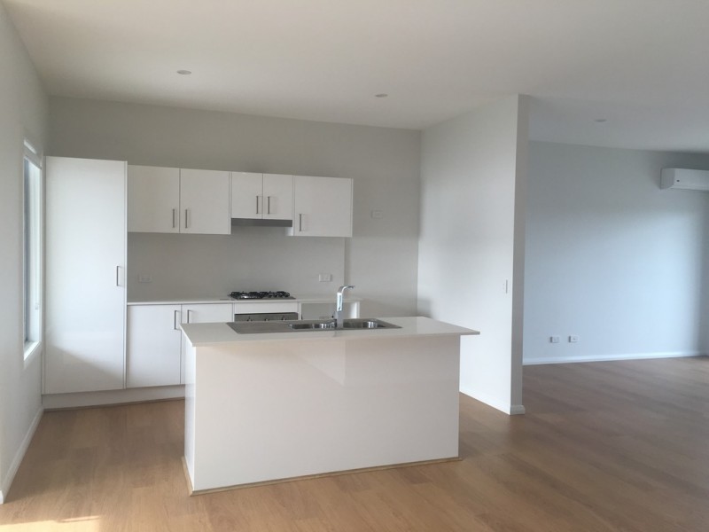 2/9-11 White Street, East Gosford NSW 2250