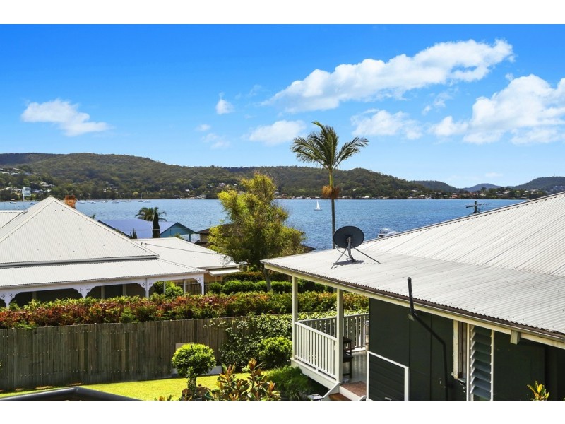 1/8 Couche Crescent, Koolewong NSW 2256