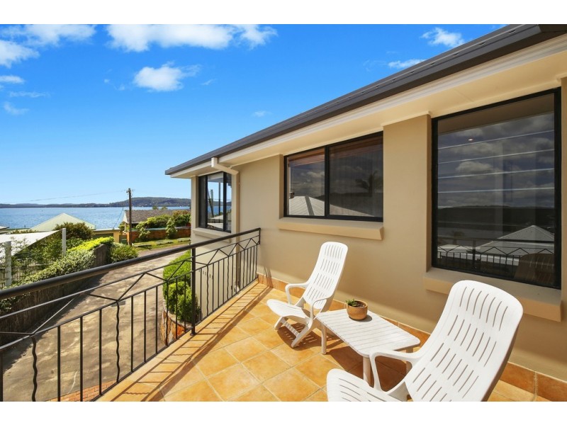 1/8 Couche Crescent, Koolewong NSW 2256