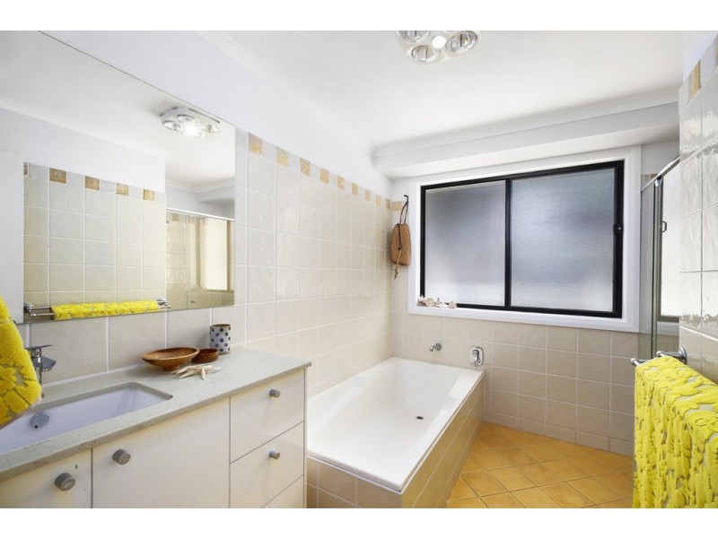 1/8 Couche Crescent, Koolewong NSW 2256