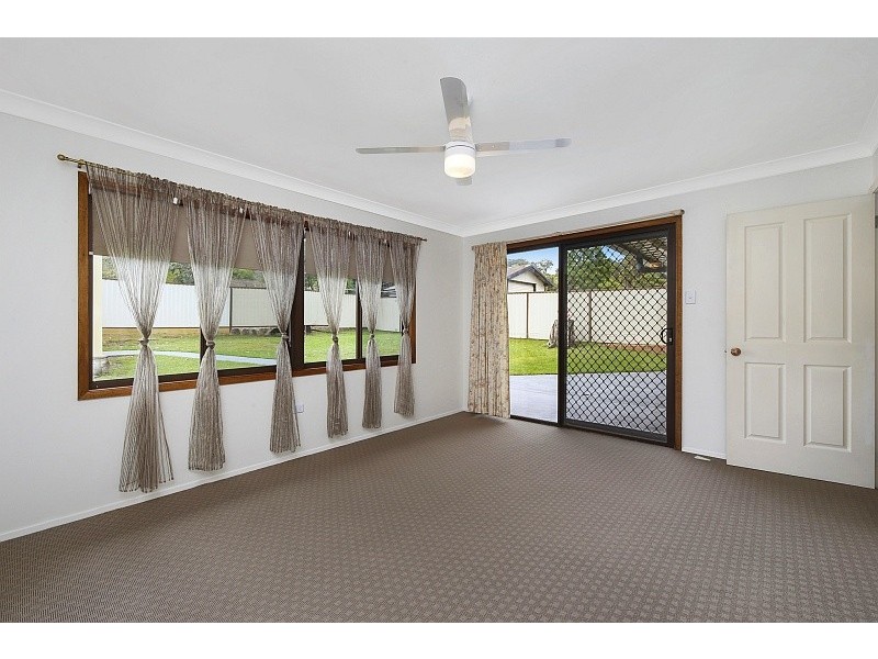 72 North Crescent, Wyoming NSW 2250