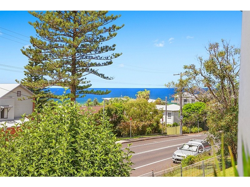 13 Clairvoux Road, Wamberal NSW 2260