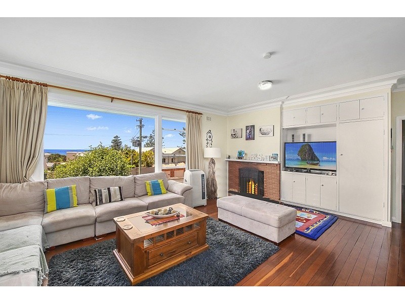 13 Clairvoux Road, Wamberal NSW 2260