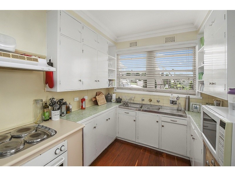 13 Clairvoux Road, Wamberal NSW 2260