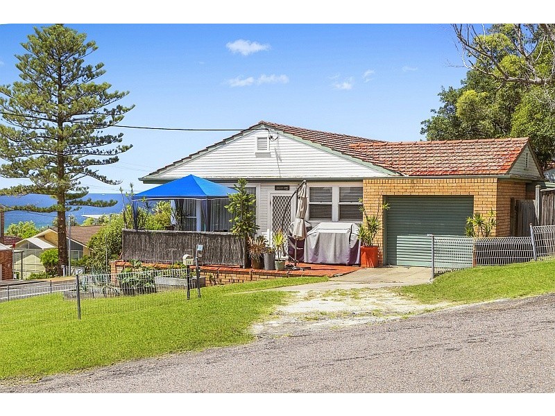 13 Clairvoux Road, Wamberal NSW 2260