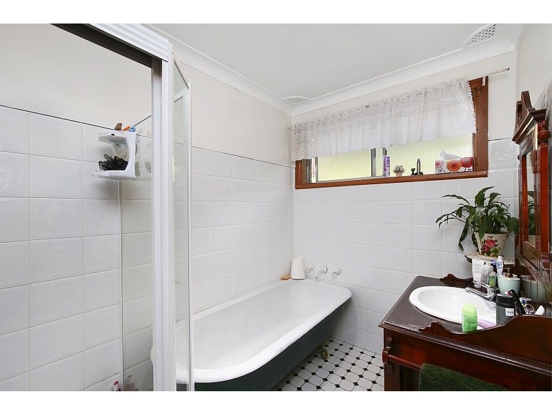 54 Lushington Street, East Gosford NSW 2250