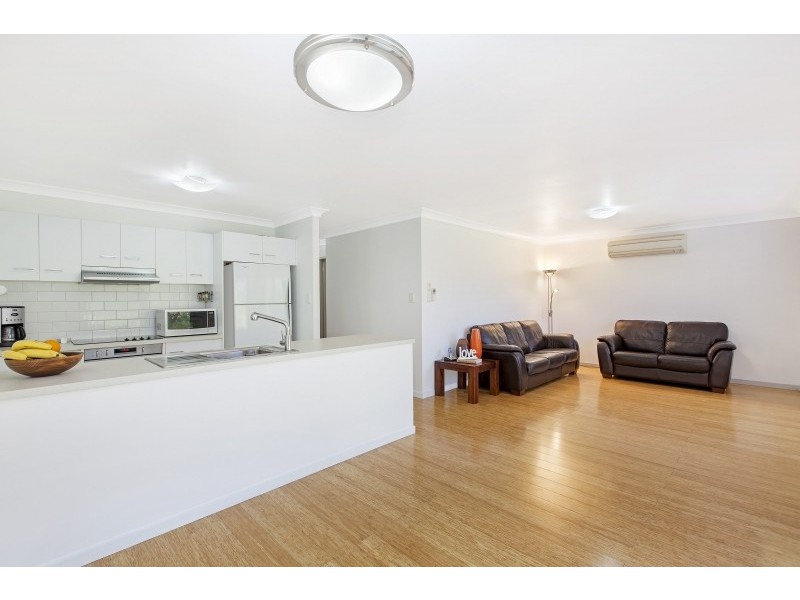 1/98 James Sea Drive, Green Point NSW 2251