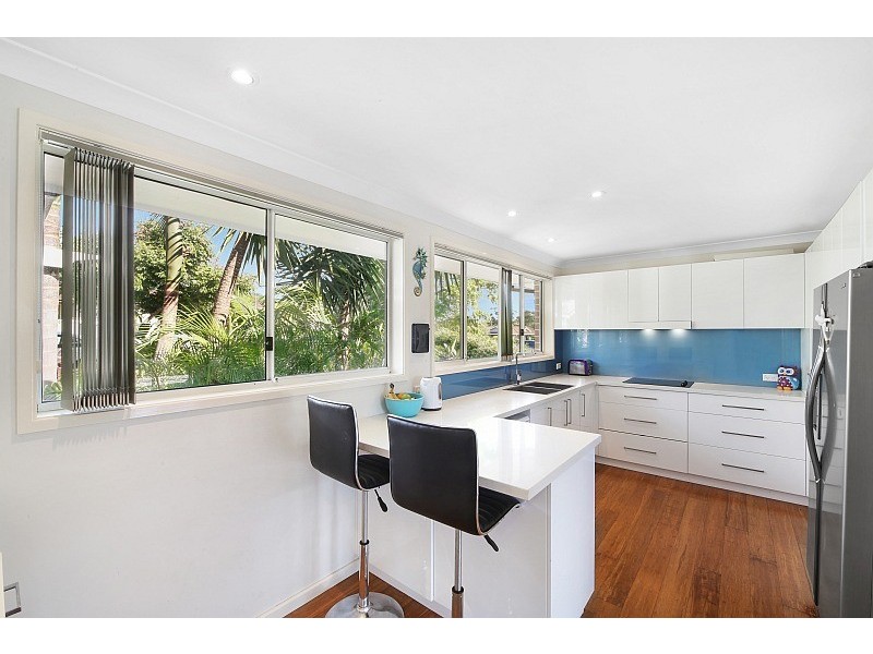 11 Henzel Road, Green Point NSW 2251