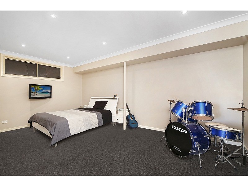 11 Henzel Road, Green Point NSW 2251