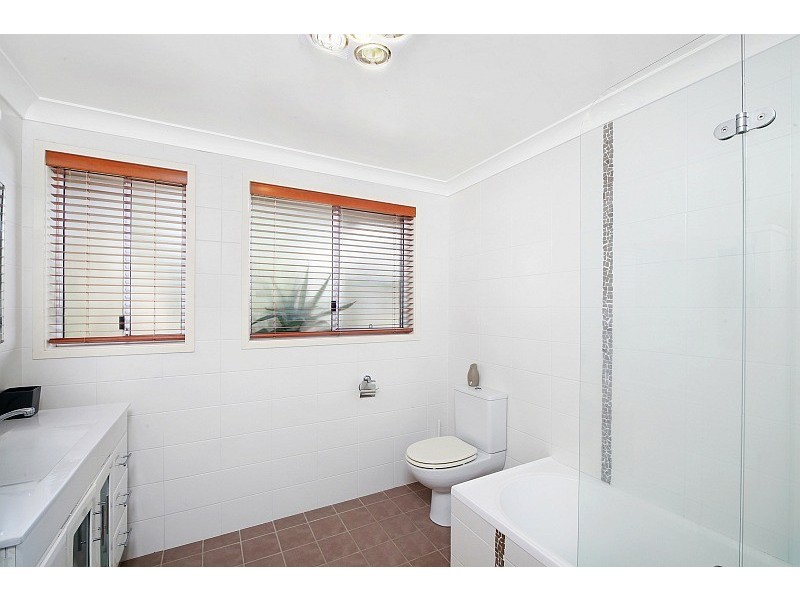 11 Henzel Road, Green Point NSW 2251