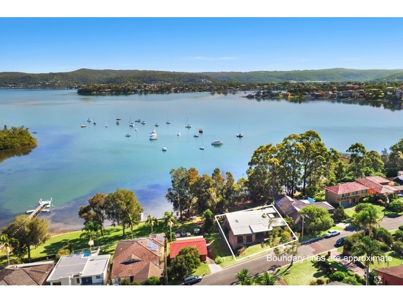 44 Asca Drive, Green Point NSW 2251