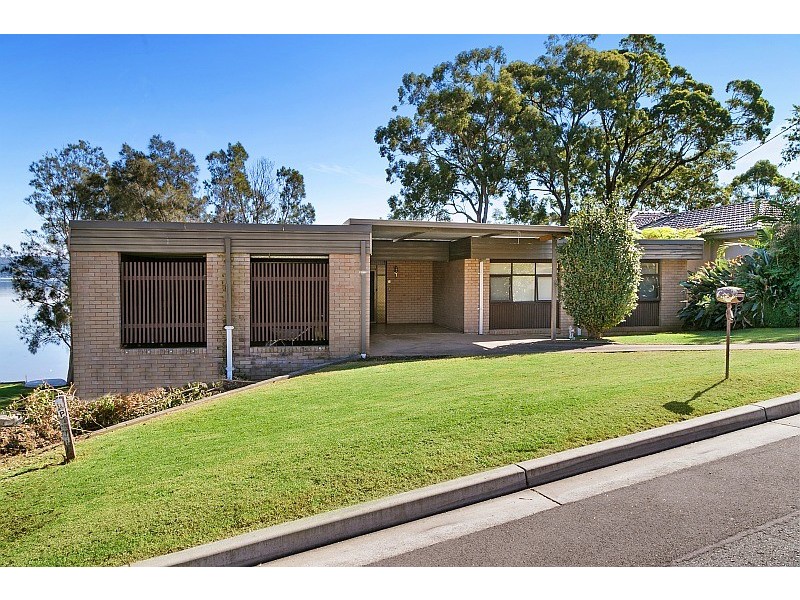 44 Asca Drive, Green Point NSW 2251