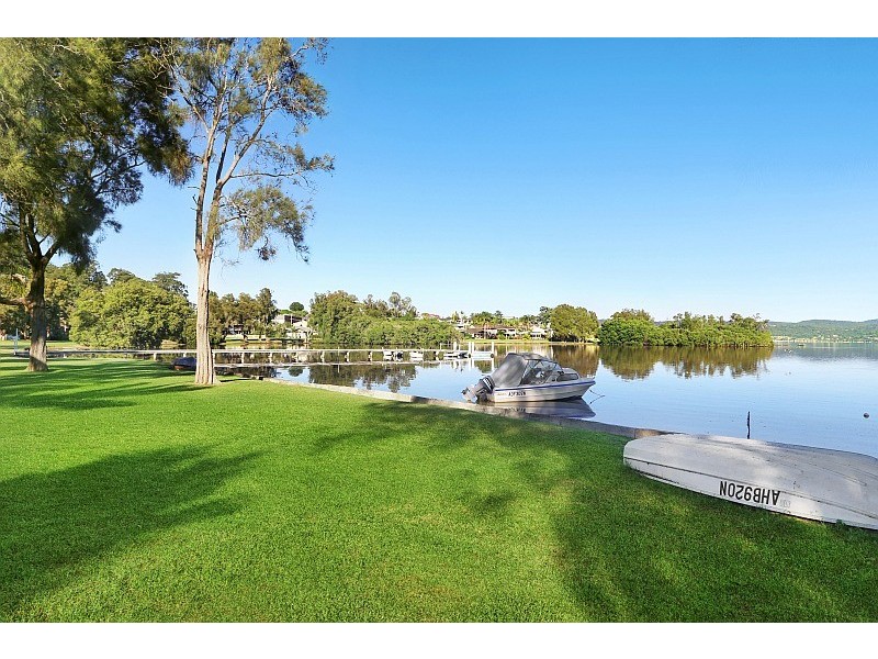 44 Asca Drive, Green Point NSW 2251