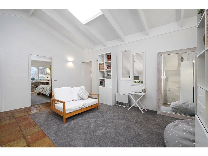 11 Rubie Crescent, East Gosford NSW 2250