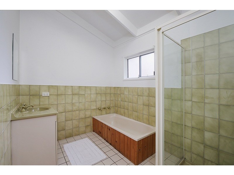 11 Rubie Crescent, East Gosford NSW 2250