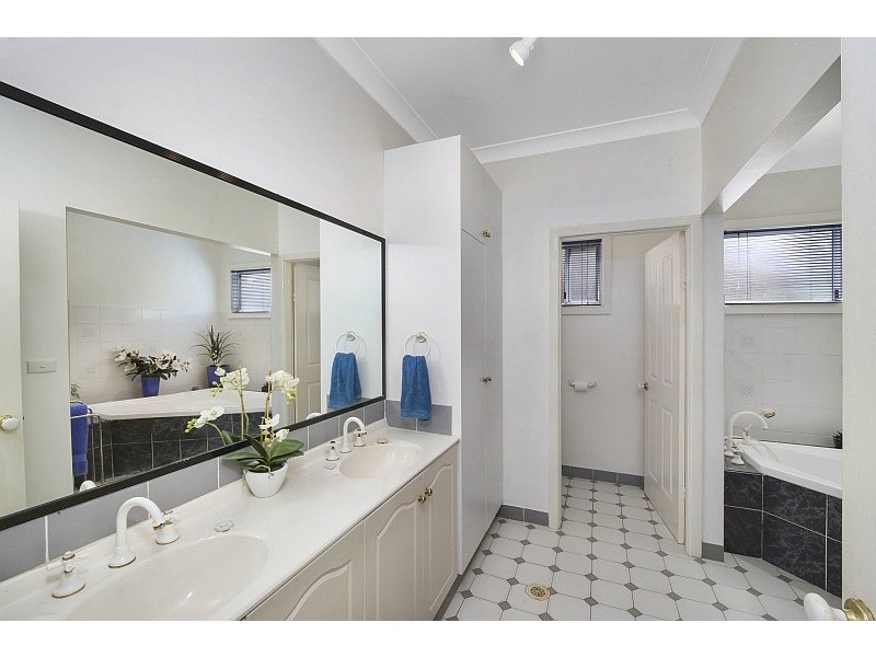 1 Kyeema Avenue, Saratoga NSW 2251