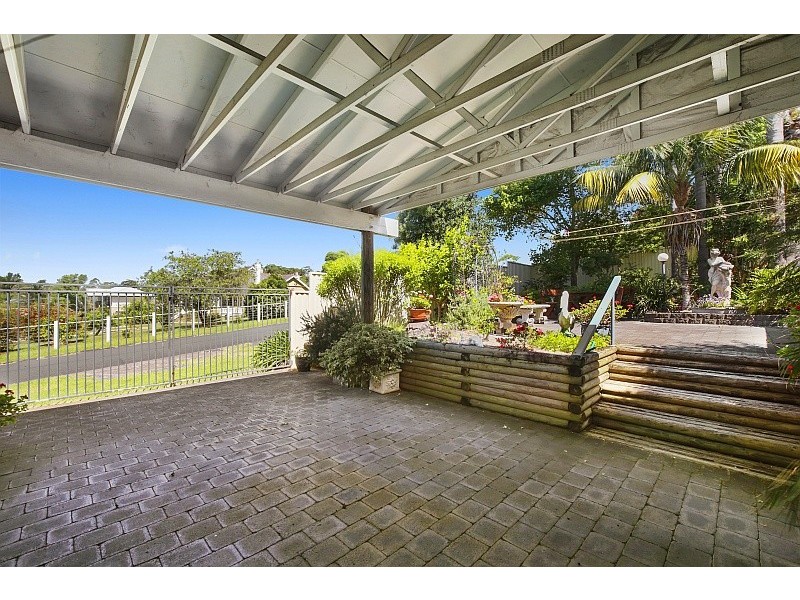 1 Kyeema Avenue, Saratoga NSW 2251