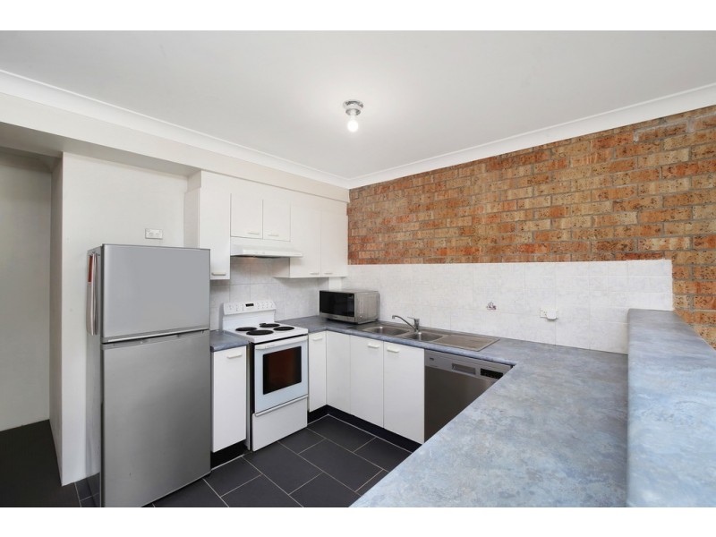 8/145 Faunce Street, Gosford NSW 2250