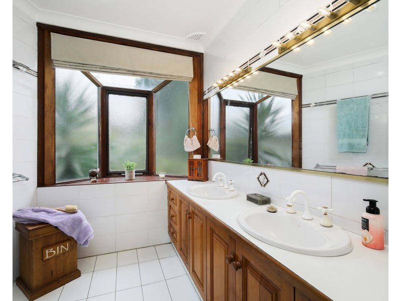 20 Lakewood Avenue, Green Point NSW 2251