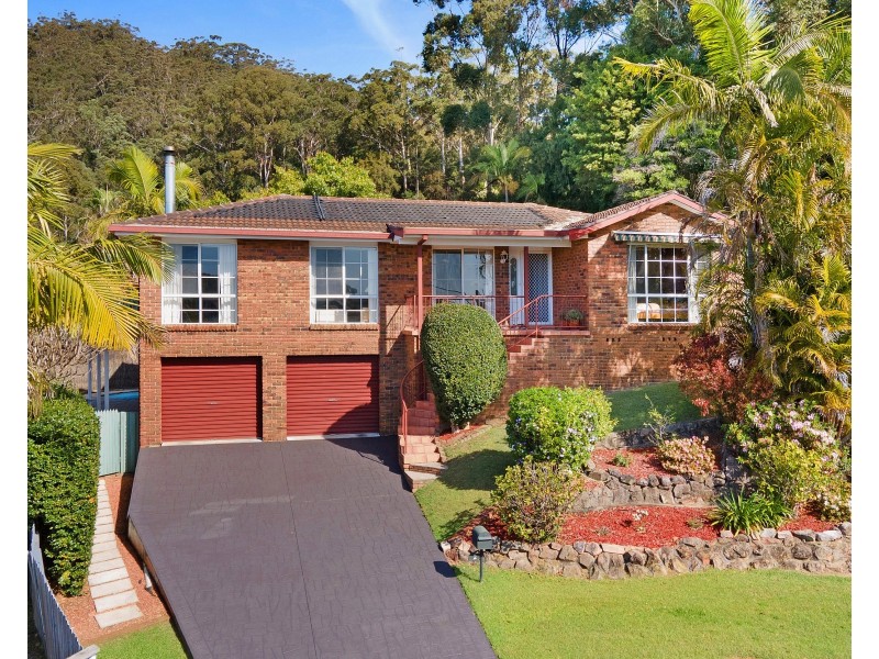2 Curtis Close, Green Point NSW 2251