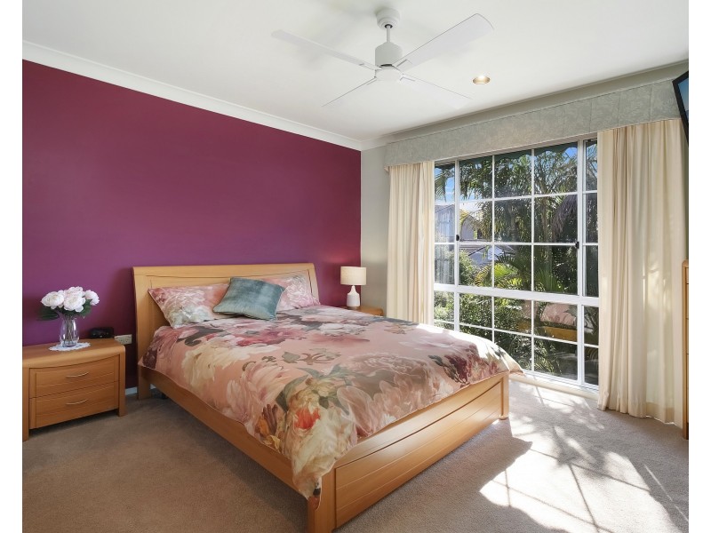 2 Curtis Close, Green Point NSW 2251